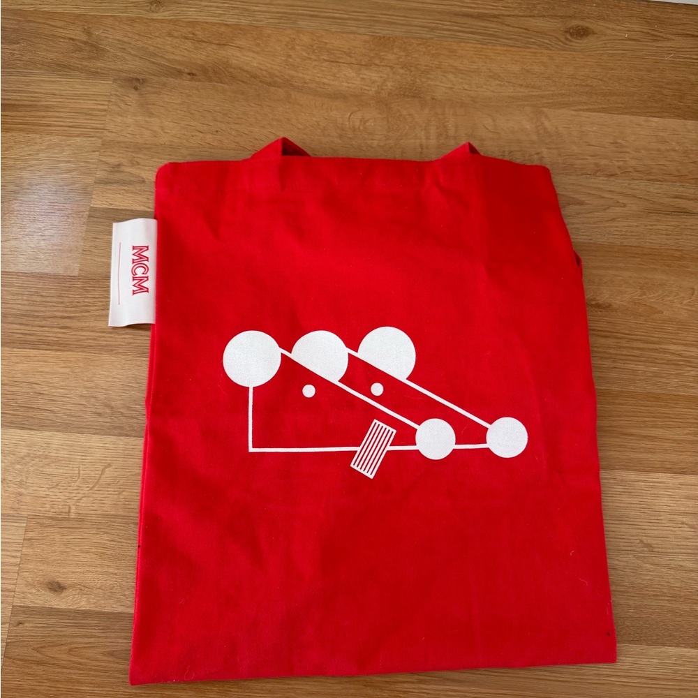 MCM VIP Gift Tote Bag - Picture 2 of 3